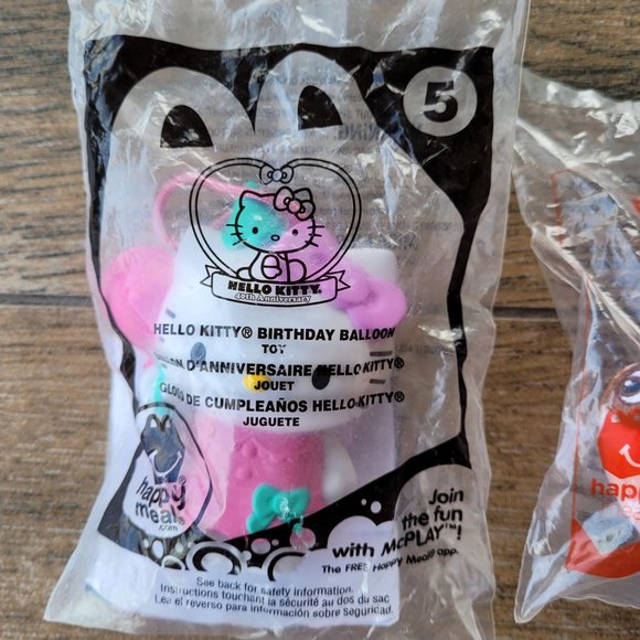 2015 McDonalds Happy Meal The Secret Life of Pets #6  & 2014 HELLO KITTY - #5 - Picture 3 of 4